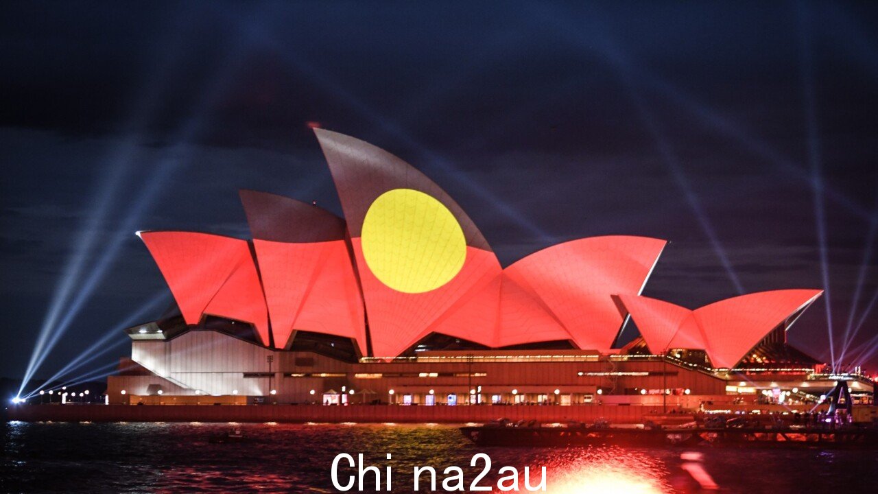 议会之声公投措辞可能会在未来几个月发生变化” /><p>Neil Mitchell 批评了 Jon Faine 在议会之声辩论中采取的“可耻做法”,墨尔本媒体的许多人对此表示赞赏。</p><p >周五晚上,在墨尔本新闻俱乐部举办的第 28 届羽毛笔奖颁奖典礼上,费恩获得了终身成就奖。</p><p>这位前 ABC 墨尔本电台主持人在他的获奖感言一开始就请求支持即将举行的公投,然后瞄准“城市白人评论员”。</p><img class=