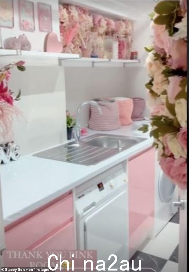 Pink room: The Loose Women 明星最终撕掉了所有粉红色的细节和口音,以便卖掉房子并搬进她的“永远的家”