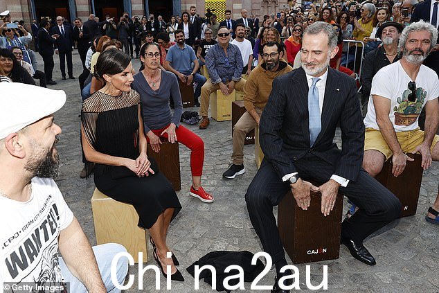 活动期间,Letizia 和 Felipe 今天参加了在法拉剧院举行的 'Tiempo de Luz' 音乐会