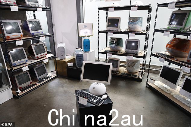 所有小玩意都在贝弗的朱利安拍卖会上拍卖美国加利福尼亚州 ly Hills 建于 1977 年至 2008 年间,起价为 25 美元(20 英镑)