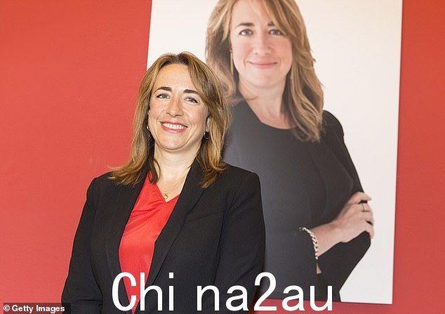 Katharine Viner,Guardian News & Media 的主编,说:“我们正视并为此道歉,我们的创始人和资助他的人从一个实践中吸取了他们的财富危害人类罪。¿