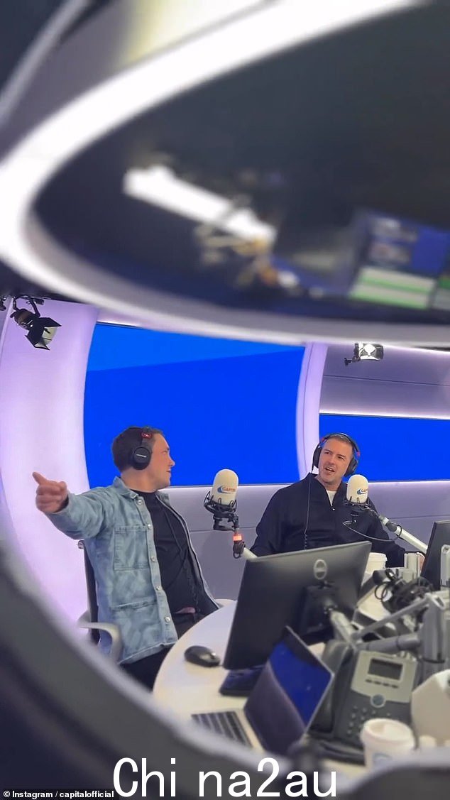 Puzzled:困惑的 Chris Stark 告诉听众:'我们应该解释,Lewis Capaldi 不知从哪里冒出来,现在分散了 Paddy McGuinness 的注意力......'