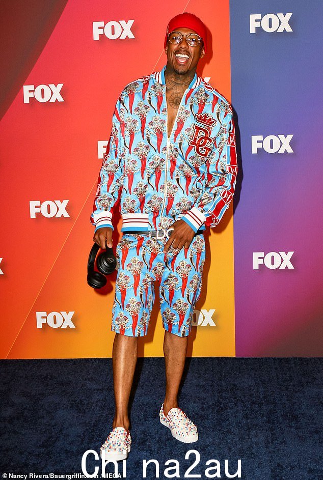 最新消息:Nick Cannon 透露,他没有为他的六个小妈妈中的任何一个提供他们分享的孩子的“每月津贴”或“固定金额”的钱;见于 5 月 16 日, 2022