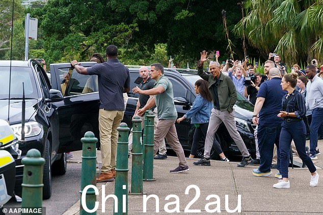 美国前总统奥巴马在悉尼被特工包围