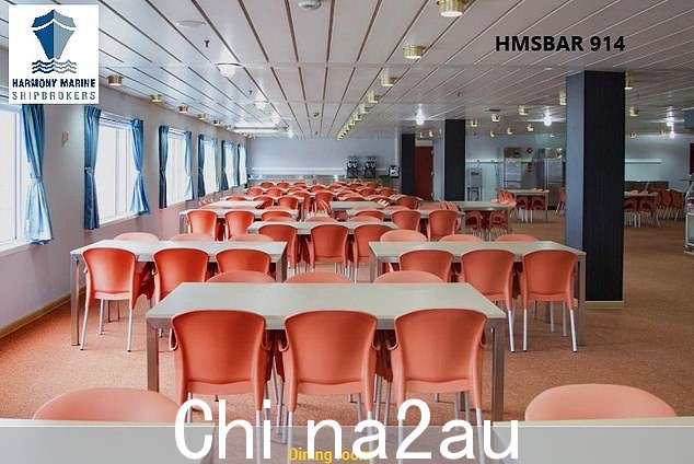 HMSBar 914内部,包含310个单人舱和'实质设施和公共区域'