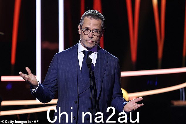 澳大利亚演员盖伊·皮尔斯 (Guy Pearce) 在社交媒体上发表了一篇关于跨性别角色的推文,引发了一场风暴,现已删除。