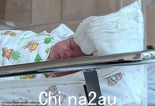 Marina Balmasheva 分享了她刚出生的儿子的照片 - 她的第二个孩子与er former step-son, Vladimir 'Vova' Shavyrin