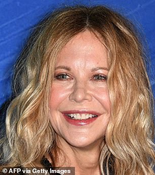 2016 年,整形外科医生 Mark Youssef 向 Hollywood Life 分析了她的脸,并说他相信她进行了脂肪移植、隆鼻、唇部注射、保妥适,甚至可能进行了整容。她出现在 2021 年