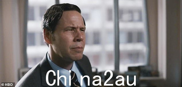Clean: Jeb Magruder (Ike Barinholtz) 说,'有人需要清理这个烂摊子',正如 Gordon 所问的那样,'你想让我们第四次闯入吗? '