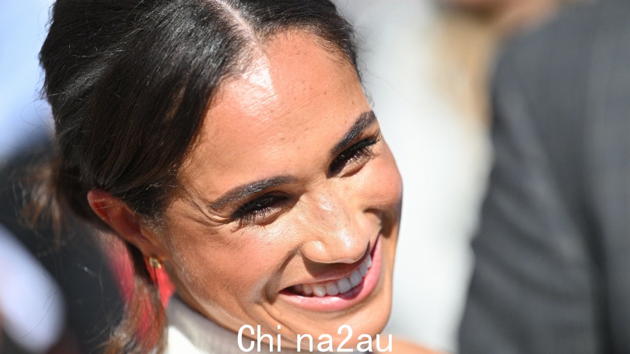 '公爵夫人级别的苦难' 导致梅根·马克尔获得另一个奖项” /><p>澳大利亚天空新闻主持人丽塔·帕纳希 (Rita Panahi) 挖苦梅根·马克尔 (Meghan Markle) 获得 2023 年格蕾丝奖,开玩笑说,如果她找到“姜汁王子”,“就会把他与家人隔离开来”并帮助他戏剧性地失宠,然后她也可能获得提名。</p><p>在媒体基金会女性联盟的权衡中,梅根在她的原型播客中获得了最高荣誉,帕纳西说可能是“受害人环游世界”是获得提名的关键,该提名表彰“由女性创作、为女性和关于女性的模范节目”。</p><p>周五晚上,她对丽塔·帕纳希 (Rita Panahi) 秀的嘉宾道格拉斯·默里 (Douglas Murray) 说:“家人……也许是某种受害者扮演的环球之旅。”经历了“公爵夫人级别的痛苦”。</p><img class=