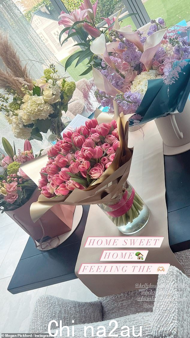 可爱:虽然梅根周三在迪斯尼乐园庆祝了她真正重要的一天,但庆祝活动持续了整个星期,梅根收到了几束华丽的鲜花