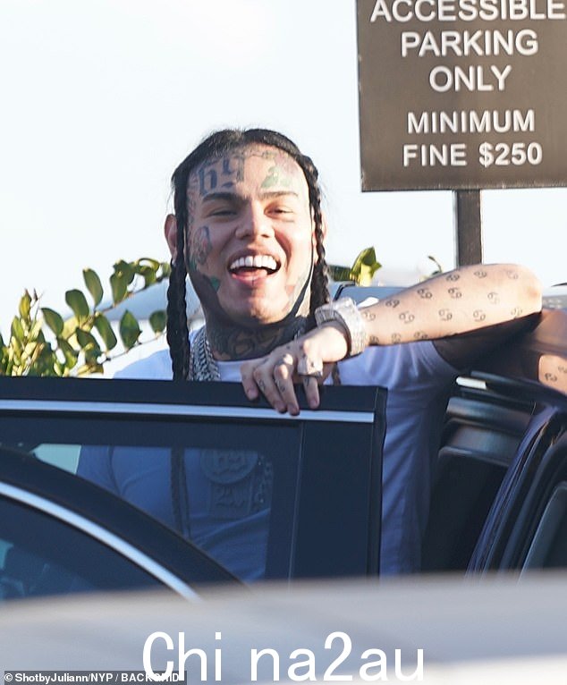 Regular:据说 Tekashi 是南佛罗里达体育馆的常客,从未与他人发生过问题,经常在被认出后与粉丝合影