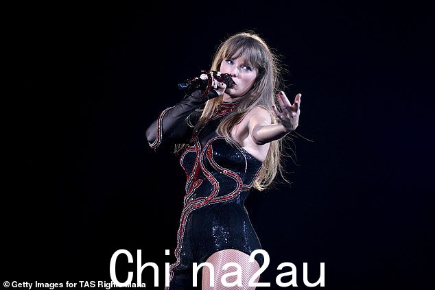 奖项:在周一晚上这位明星获得 iHeartRadio 音乐奖创新奖之后