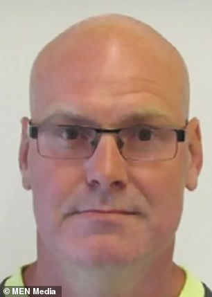 AT LARGE:强奸犯 Paul Marshall 在去年走出 HMP 北海营地后仍在逃