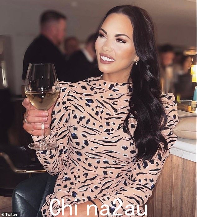 悲剧:Gemma 的更新是在一位选美皇后死于迈克尔欧文的马厩后从马背上摔下晕倒后发布的,她伤心欲绝的家人声称