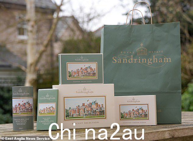 King Charles 推出了一系列新的 Sandringham 品牌饼干和糖果,包装上装饰着他的艺术作品