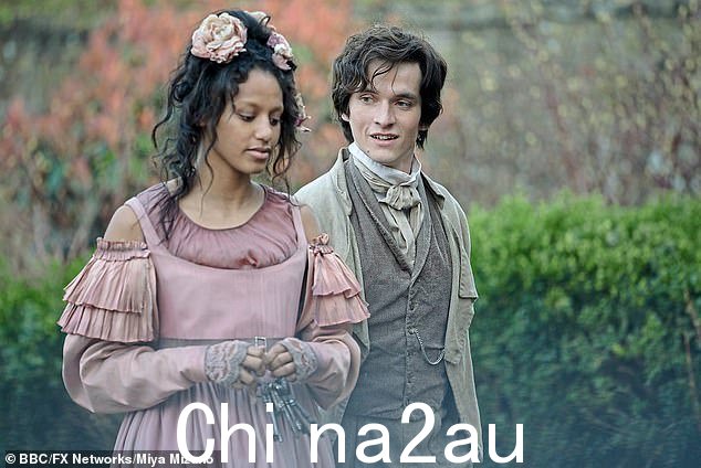 如果您认为《远大前程》(BBC1) 的第一部分很可怕,那么第二集就更糟糕了。图为:Pip(右)和 Estella(左)(Fionn Whitehead 和 Shalom Brune-Franklin)
