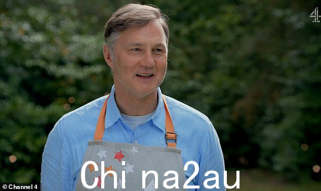 万岁!她确实让她的联合主演汤姆·戴利、阿黛尔·罗伯茨和大卫·莫里西(如图)的生活更轻松,他们后来获得了明星贝克的加冕