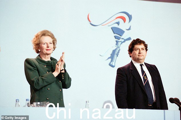 财政大臣奈杰尔劳森与首相玛格丽特撒切尔于 1989 年 10 月在布莱克浦举行的保守党会议上