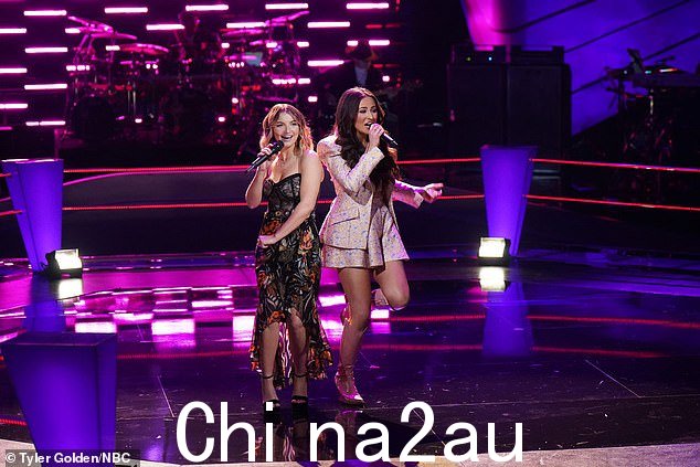 Katie Beth 和 Holly:Katie Beth Forakis 与 Holly Brand 一起表演