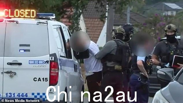警方逮捕了 Vuong 先生的一名涉嫌绑架者,经过长达一天的诱捕行动,将这位 26 岁的男子从酷刑折磨中解救出来
