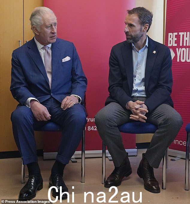 King Charles 和 Gareth Southgate,Prince's Trust 大使在 1 月份的一次活动中合照