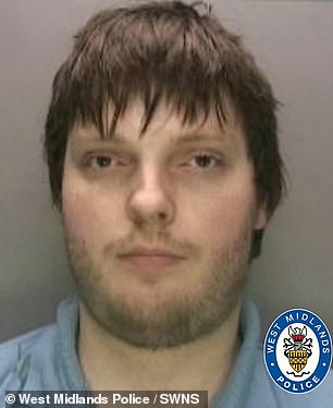 Matthew Evans,32 岁,被判犯有两项与儿童性虐待相关的罪行,将于 5 月 12 日被判刑