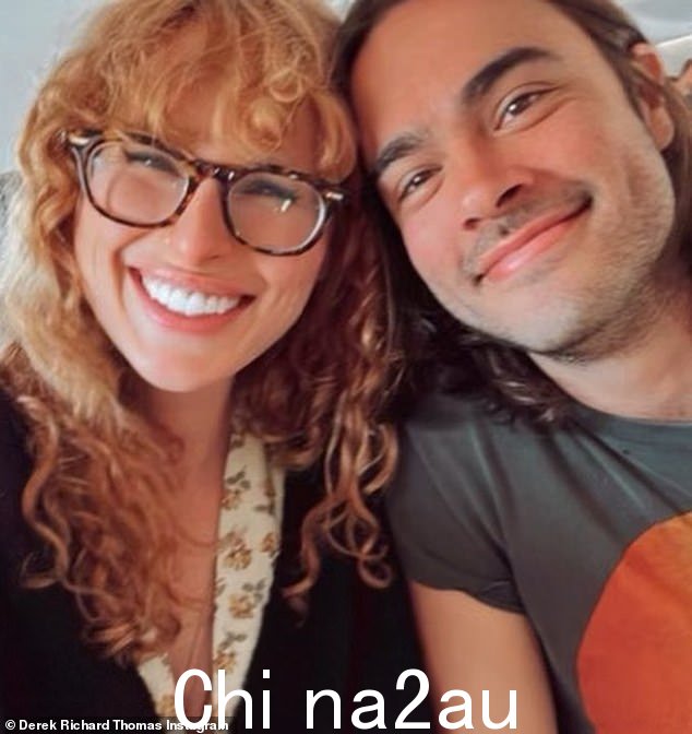 Sweet:她的伴侣 Derek 是一位音乐家,在她整个怀孕期间也是稳定的支持来源。 “他是个天使,”她滔滔不绝地说,并补充说他“为她做每顿饭”