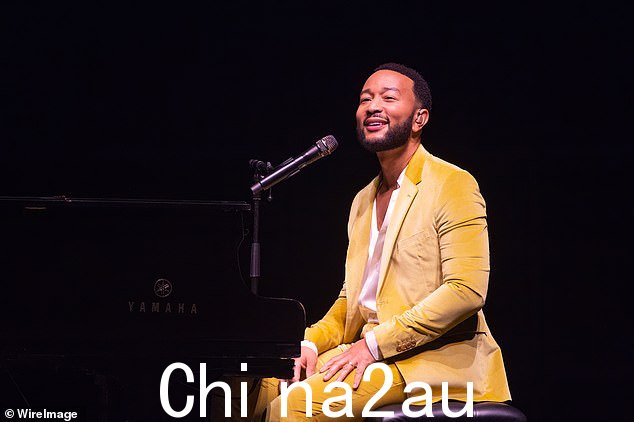 Dapper:他用一系列亲密的表演取悦了在场的观众