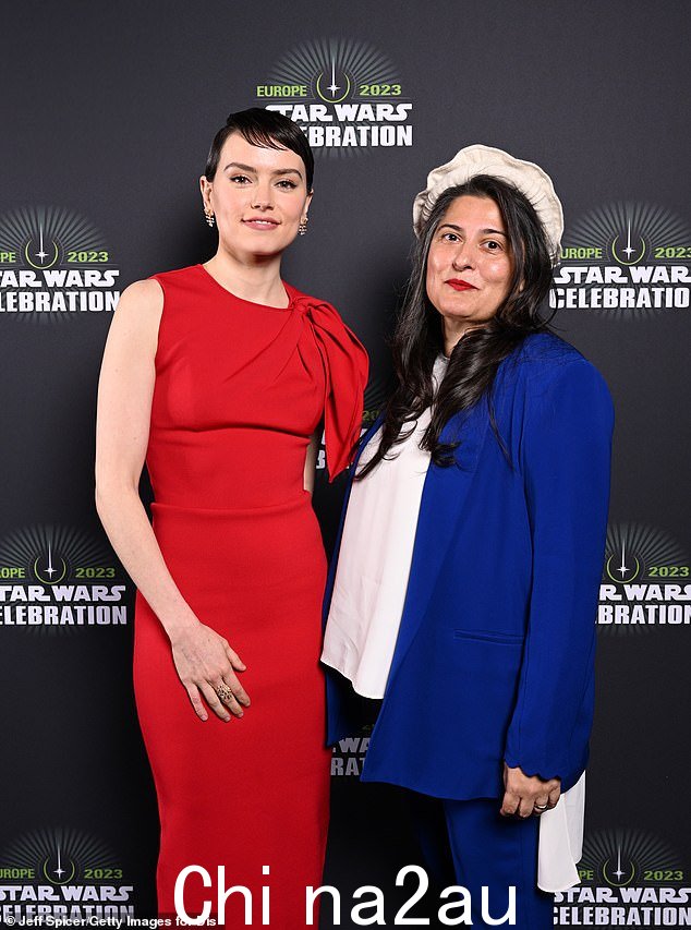 VIPs:导演 Sharmeen Obaid-Chinoy 身穿电蓝色西装,显得很时尚