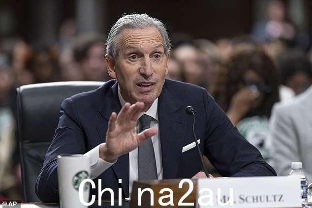 星巴克创始人兼临时首席执行官霍华德舒尔茨(如图)说橄榄油咖啡的灵感来自意大利之旅,可能会改变美国人喝咖啡的方式