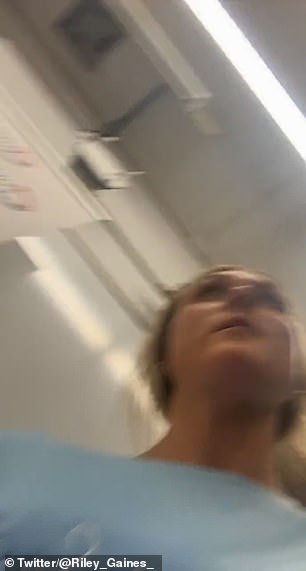 23 岁的盖恩斯在一群激进分子伏击她后,昨晚被迫将自己关在旧金山州立大学校园的一个房间内