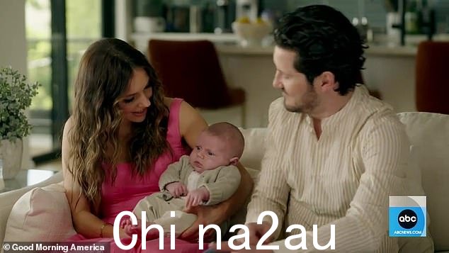 但在婴儿幸福之前,Jenna 和 Chmerkovskiy 遭受了“两年的不孕症”,期间他们在 2021 年至少流产了一次