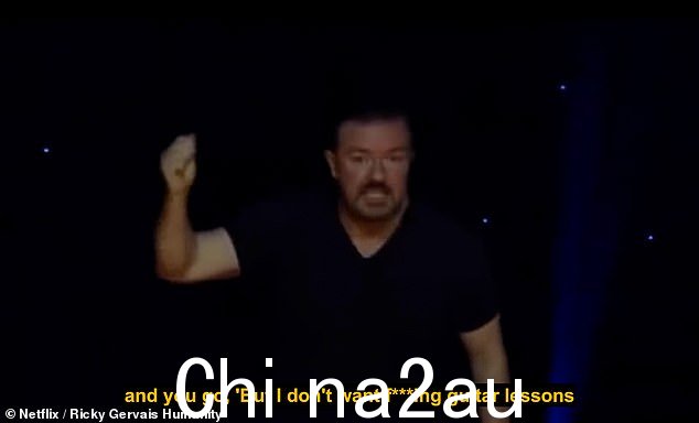 熟悉:他讲了一个笑话,几乎是逐字逐句地抄袭了他在 2018 年讲的 Ricky 的笑话。