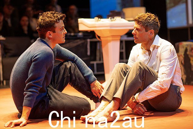 人才:37 岁的欢乐谷明星主演了伊沃·范霍夫 (Ivo van Hove) 执导的备受期待的西区改编邪教小说。