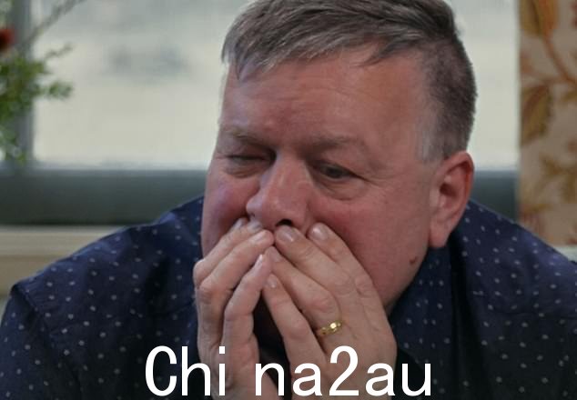 有时,Stephen(如图)在与 Lee 的第一次会面中表现出明显的情绪,因为他开始了解他们的母亲,以及她如何想留住他