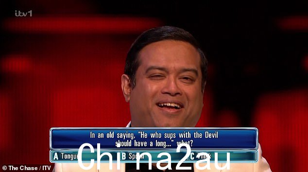 开个玩笑:即使是 Chaser Paul Sinha 也不得不在看到同事的狂笑时掩饰自己的假笑