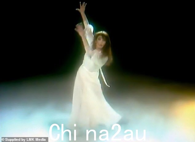 标志性歌曲:虽然他还在凯特·布什的《呼啸山庄》中有一段非常著名的独奏hts