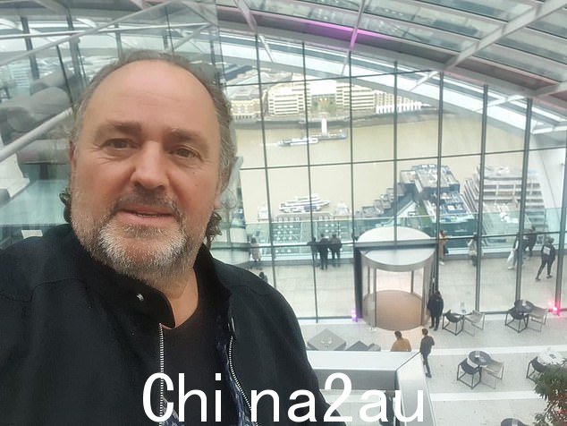 比尔明星乔治罗西,照片摄于伦敦空中花园,他于 2020 年 1 月因胰腺癌英年早逝,享年 60 岁