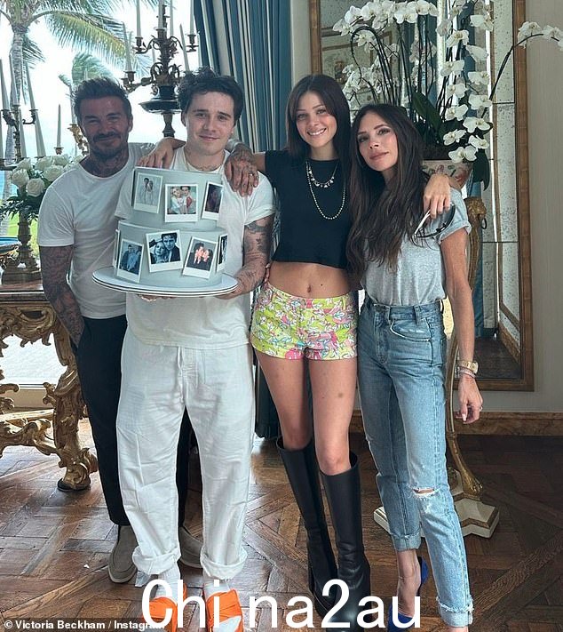 幸福家庭:48 岁的时装设计师发帖庆祝布鲁克林与 Nicola Peltz 的结婚纪念日,消除他们的‘裂痕’
