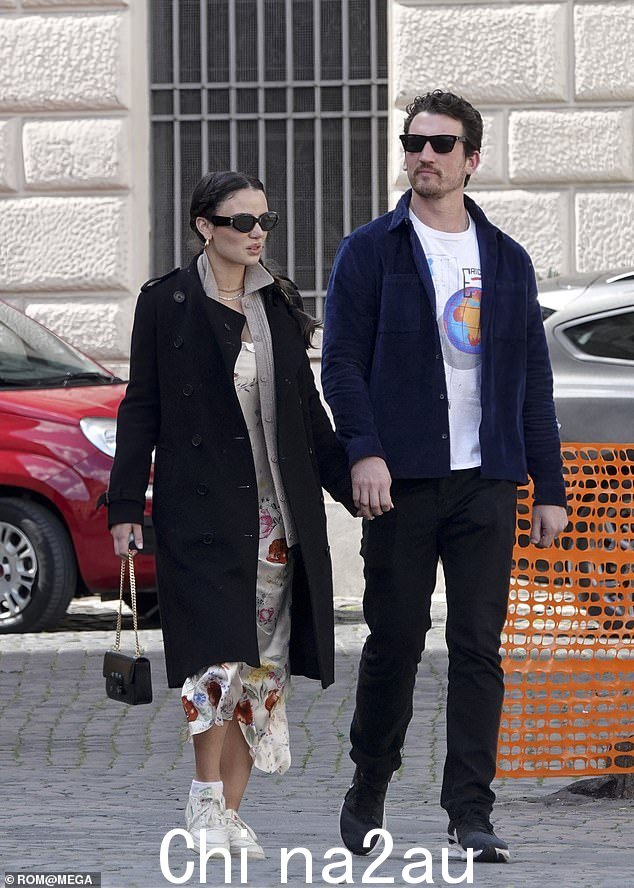 挚爱:Miles Teller 和他的妻子 Keleigh Sperry 周日在意大利罗马度过了他们的复活节,享受了一些休息时间