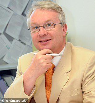 伦敦卫生与热带医学学院公共卫生专家Martin McKee教授是另一位反对新计划的健康专家