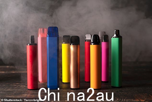 vaping 的支持者指出,据英国研究估计,2017 年,电子烟帮助英国 50,000 多名吸烟者戒烟,但一些品牌的彩色包装和甜味被归咎于儿童使用电子烟的人数增加(库存图片)