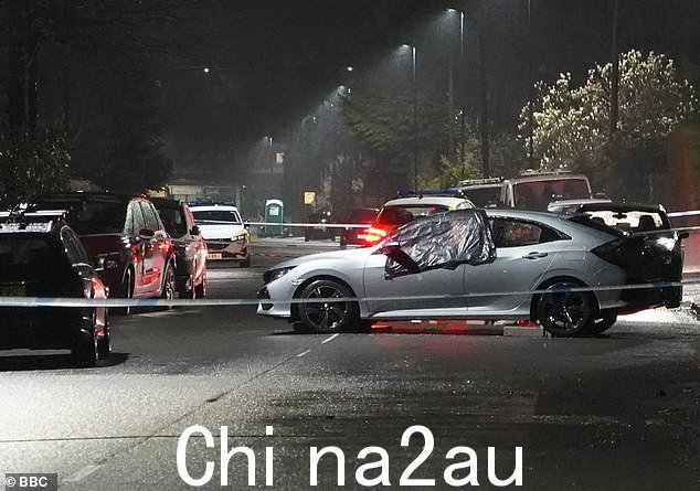 上周事件发生后,在格林希尔 Hemper Lane 警戒线内拍摄的一辆车