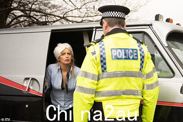 灾难:眼看他们身陷罪案,PC Swirling 别无选择,只能逮捕这对夫妇