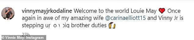 家人:鼓手写道:'欢迎来到 Louie May 的世界。'再次敬畏我了不起的妻子@carinaelliott15 和 Vinny Jr 正在加强大哥的职责。'