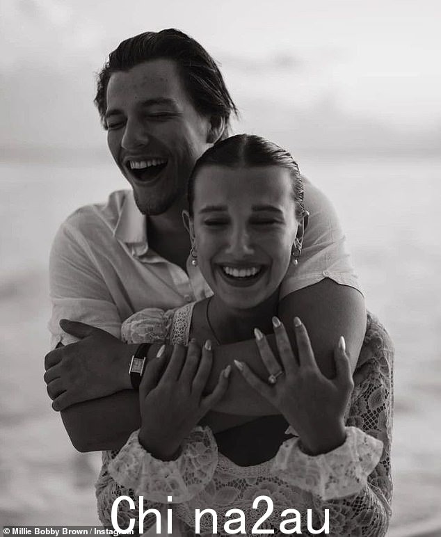 恭喜!Millie Bobby Brown 宣布她已于周二与男友 Jake Bongiovi 订婚