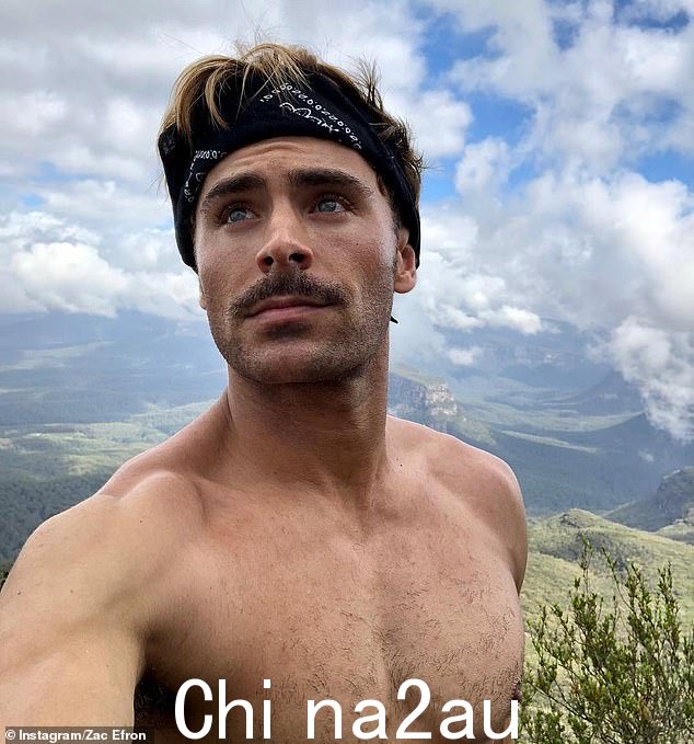 这篇文章是在 2021 年 9 月咖啡师转型模特从 Zac Efron(如图)分裂之后发布的