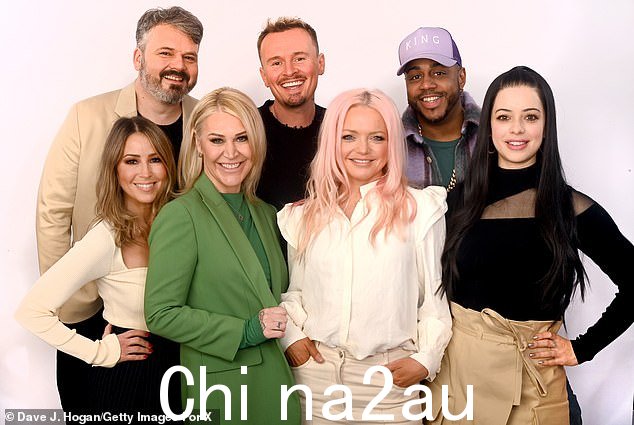 誓言:S Club 7 发誓他们的 25 周年巡演将继续进行,并且可能包括向 46 岁突然去世的保罗(左上)致敬