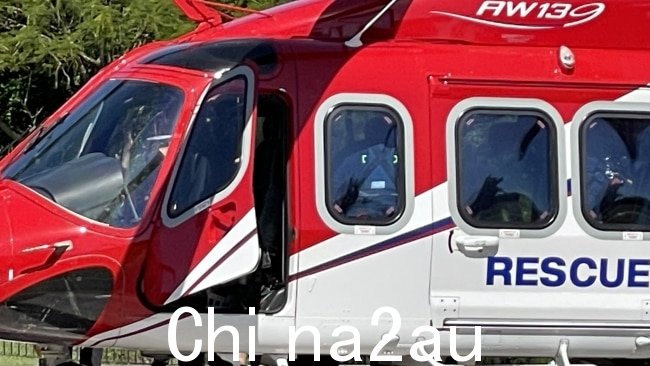 RACQ CQ Rescue 和其他紧急服务部门已经找到船上三名男子中的两人当它倾覆时。图片:NCA,Janessa Ekert。” sizes=
